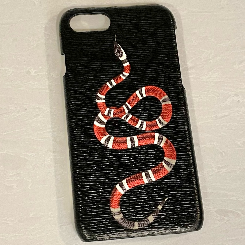 GUCCI iPhone 7/8 Black Snake Print phone case 🐍